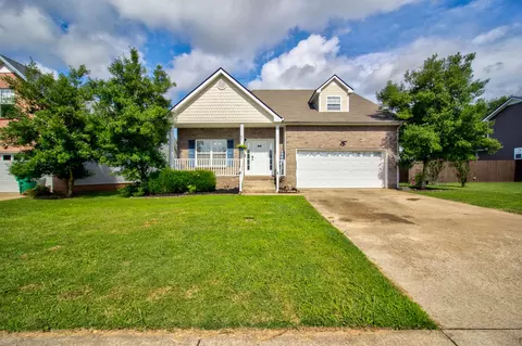 1565 Buchanon Dr, Clarksville, TN 37042