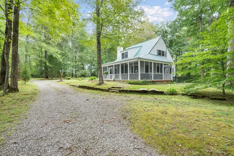 1422 Liberty Rd, Charlotte, TN 37036