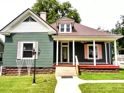 220 S High St, Mcminnville, TN 37110