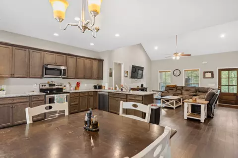4532 Moore Ln, Culleoka, TN 38451