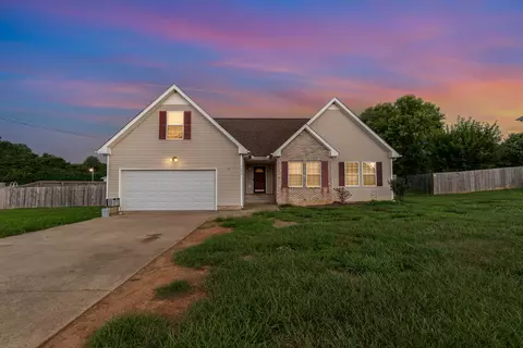 3694 Aisle St, Clarksville, TN 37040