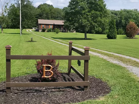 4247 Armstrong Rd, Springfield, TN 37172 photo 4