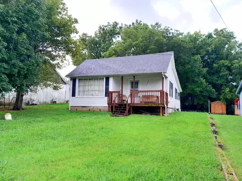 216 E 16th St, Columbia, TN 38401