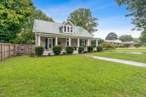 610 E Main St, Watertown, TN 37184