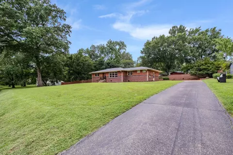 474 Rochelle Dr, Nashville, TN 37220