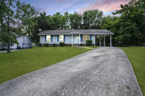 226 Al Oerter Dr, Clarksville, TN 37042
