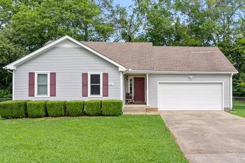 1020 Waterford Ct, Clarksville, TN 37040