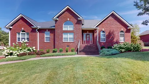 1028 Ridglea Dr, Burns, TN 37029