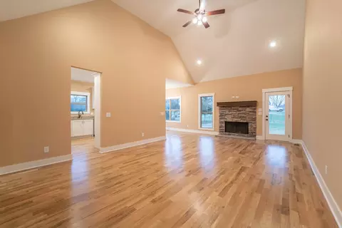 2093 Beverly Ct, Springfield, TN 37172 photo 4