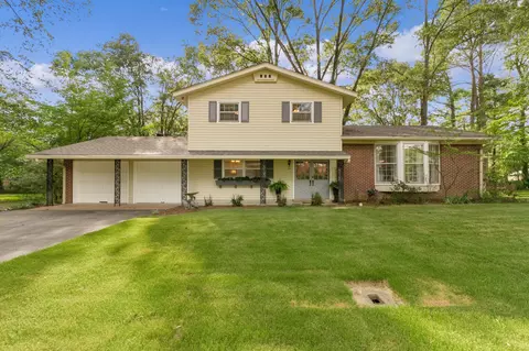 57 Fieldcrest Dr, Jackson, TN 38305