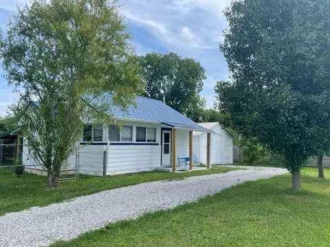 202 10th Ave N, Decherd, TN 37324 photo 3
