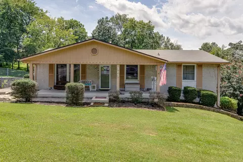 305 Bonnavue Dr, Hermitage, TN 37076