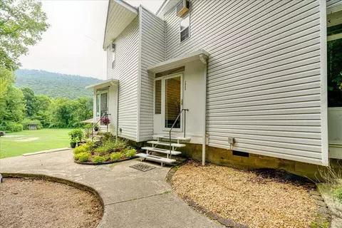2088 Creek Rd, Wildwood, GA 30757