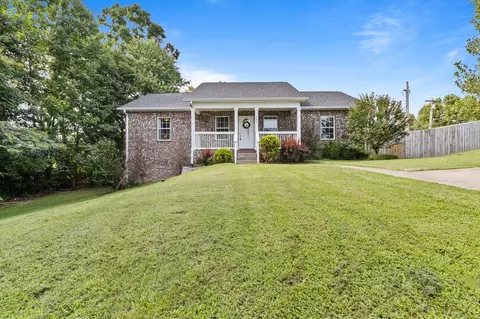100 General Oakley Dr, Ashland City, TN 37015