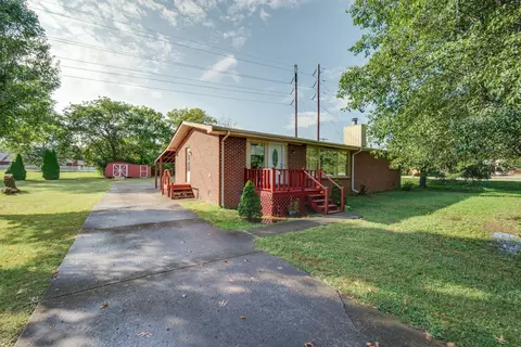 1006 Meadowview Dr, Gallatin, TN 37066