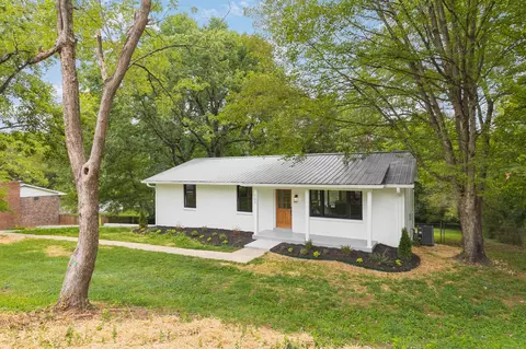 107 Hazelwood Dr, Hendersonville, TN 37075