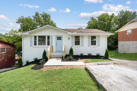 2633 Combs Dr, Nashville, TN 37207