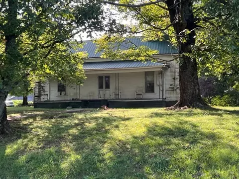 24 Old Chestnut Ridge Rd, Petersburg, TN 37144