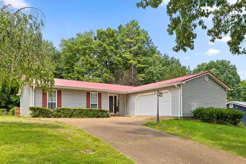5313 Village Garden Dr, Ooltewah, TN 37363