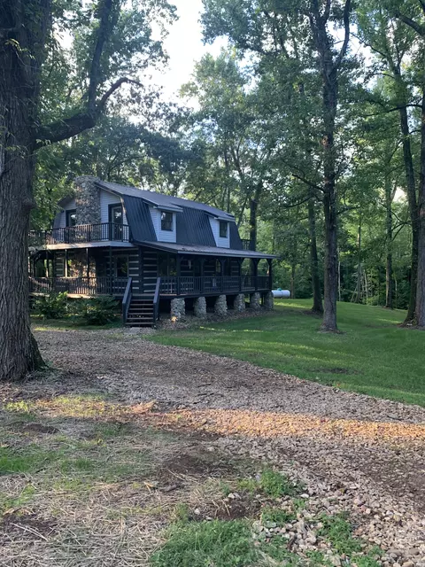 1307 Maple Grove Rd, Lafayette, TN 37083