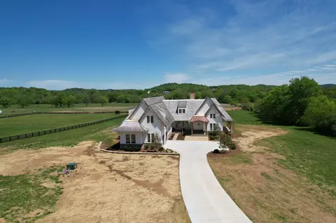 3580 Gray Ln, Thompsons Station, TN 37179