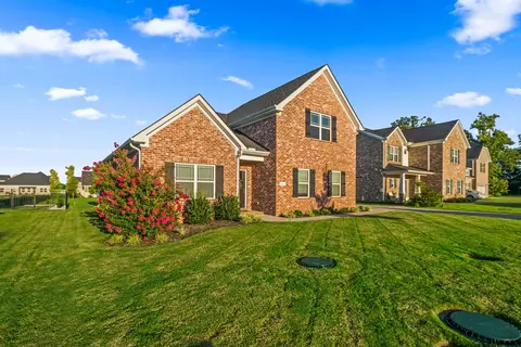611 Golden Eagle Ct, Eagleville, TN 37060 photo 3