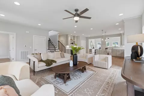 615 Newhall Dr, Nashville, TN 37206