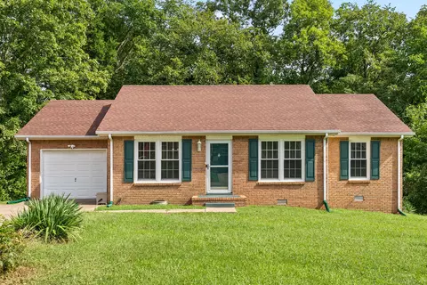 204 Sherwood Hills Dr, Clarksville, TN 37042