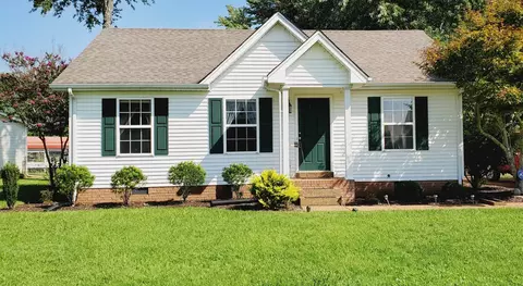 102 Derek Ct, Portland, TN 37148