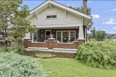 404 Cumberland St E, Cowan, TN 37318