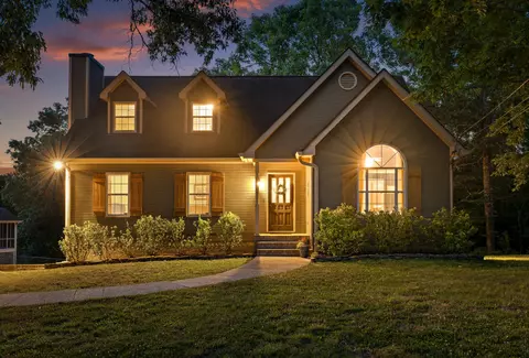 6906 Flagstone Dr, Ooltewah, TN 37363