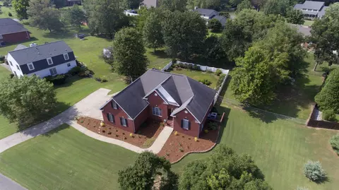 216 Wellsbrook Cir, Fayetteville, TN 37334