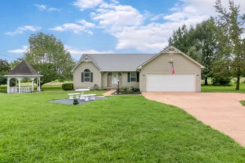 934 Van Dyke Grove Rd, Paris, TN 38242
