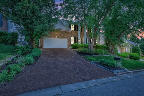 7428 Kreitner Dr, Nashville, TN 37221