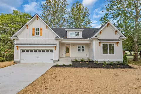 236 Lakeside Park Dr, Hendersonville, TN 37075