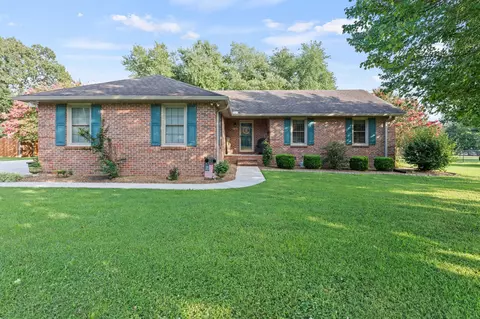 103 Briar Ln, Tullahoma, TN 37388