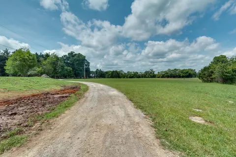 1760 E Pitts Ln, Murfreesboro, TN 37130 photo 2