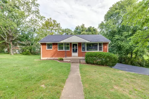 100 Oak Dr, Dickson, TN 37055
