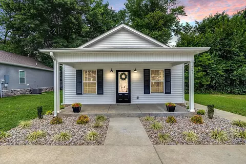 201 Center St, Portland, TN 37148