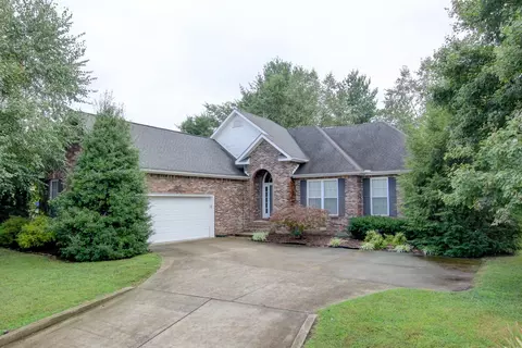 2582 Hedgerow Ln, Clarksville, TN 37043