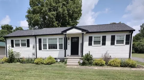225 Chestnut Dr, Shelbyville, TN 37160