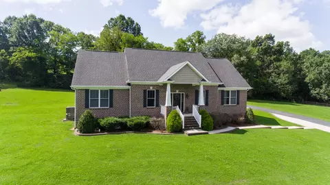 41 Liberty Rd, Fayetteville, TN 37334