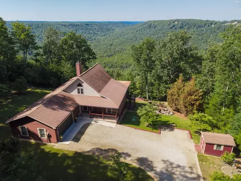 583 Cliff Park Rd, Monterey, TN 38574