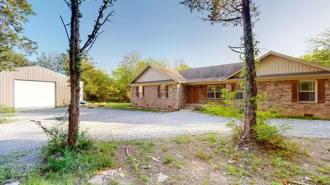 22 Warden Rd, Fayetteville, TN 37334