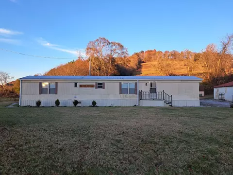 1018 Salt Lick Creek Rd, Pleasant Shade, TN 37145
