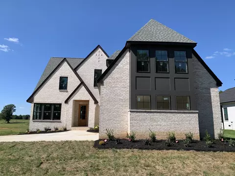 855 Shady Bluff Trl, Clarksville, TN 37043