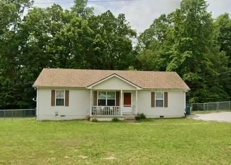 215 Station Dr, Waverly, TN 37185