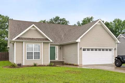 1036 Freedom Dr, Clarksville, TN 37042