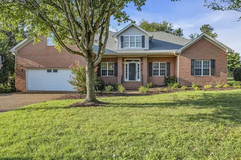 4106 Chancellor Dr, Thompsons Station, TN 37179