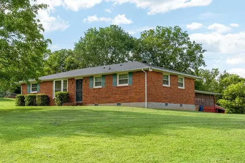303 Rosehill Dr, Goodlettsville, TN 37072